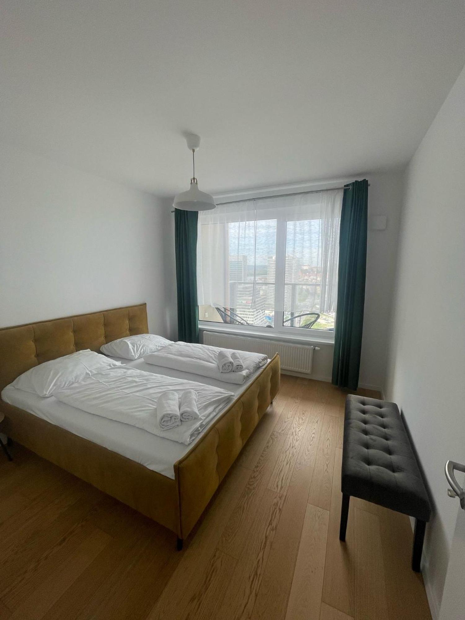 New Downtown Apartment Couple Minute From The Old Town Bratislava Eksteriør billede
