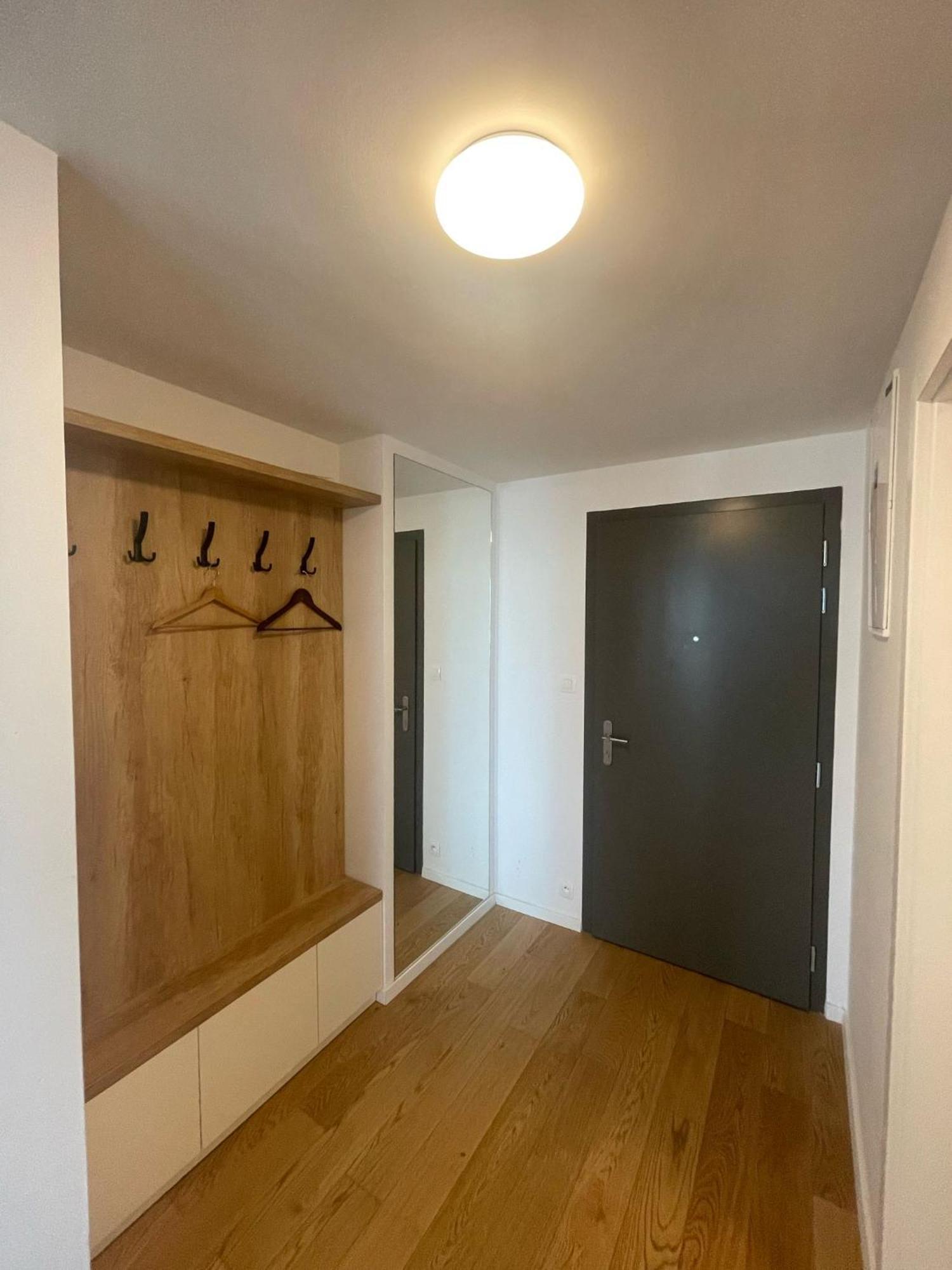 New Downtown Apartment Couple Minute From The Old Town Bratislava Eksteriør billede