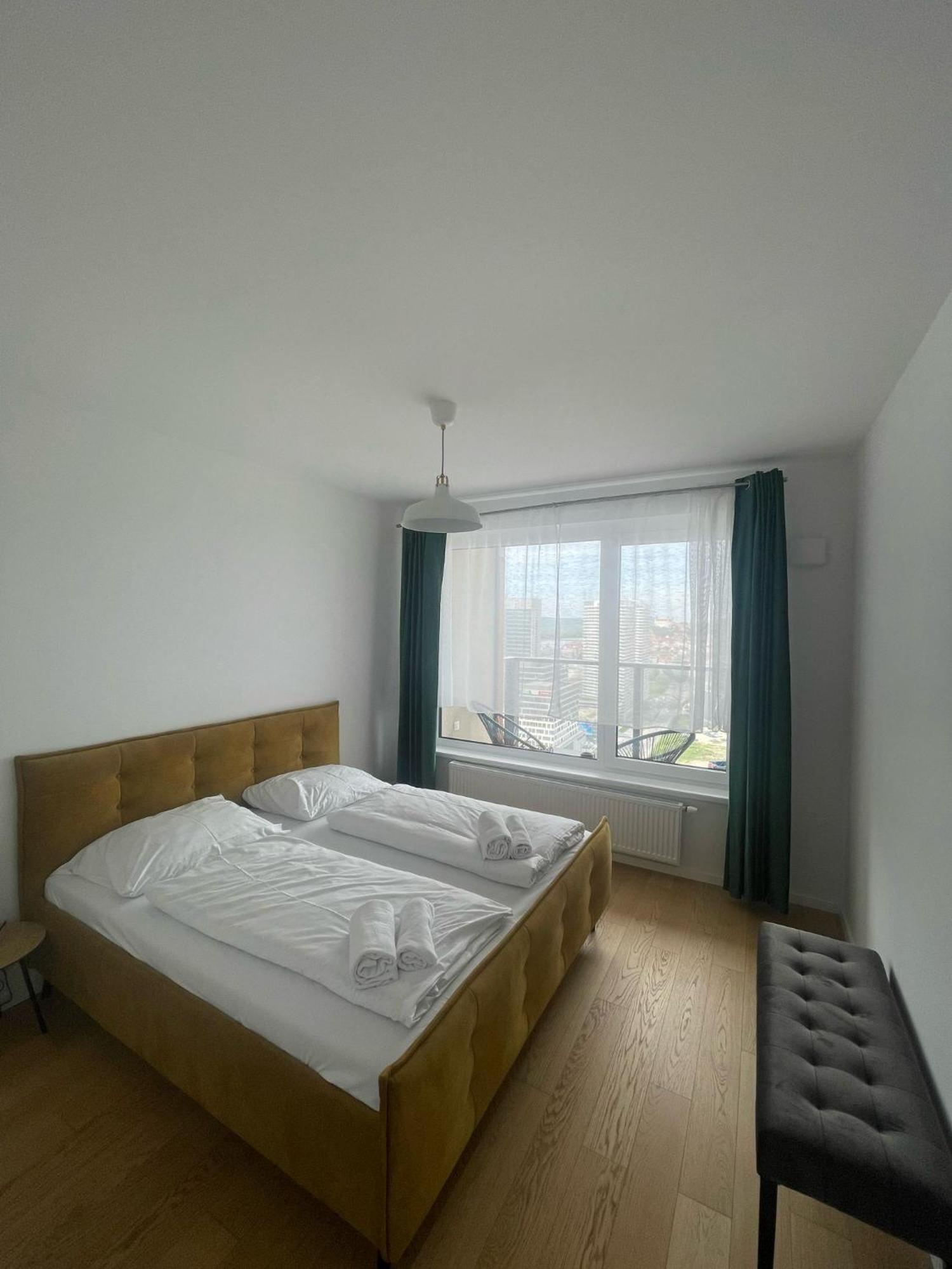 New Downtown Apartment Couple Minute From The Old Town Bratislava Eksteriør billede